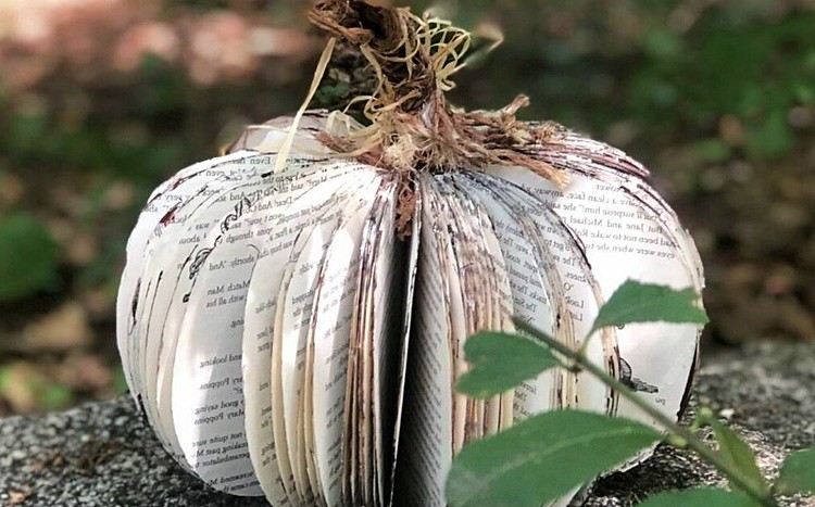 Тыква из книги (бумаги) своими руками